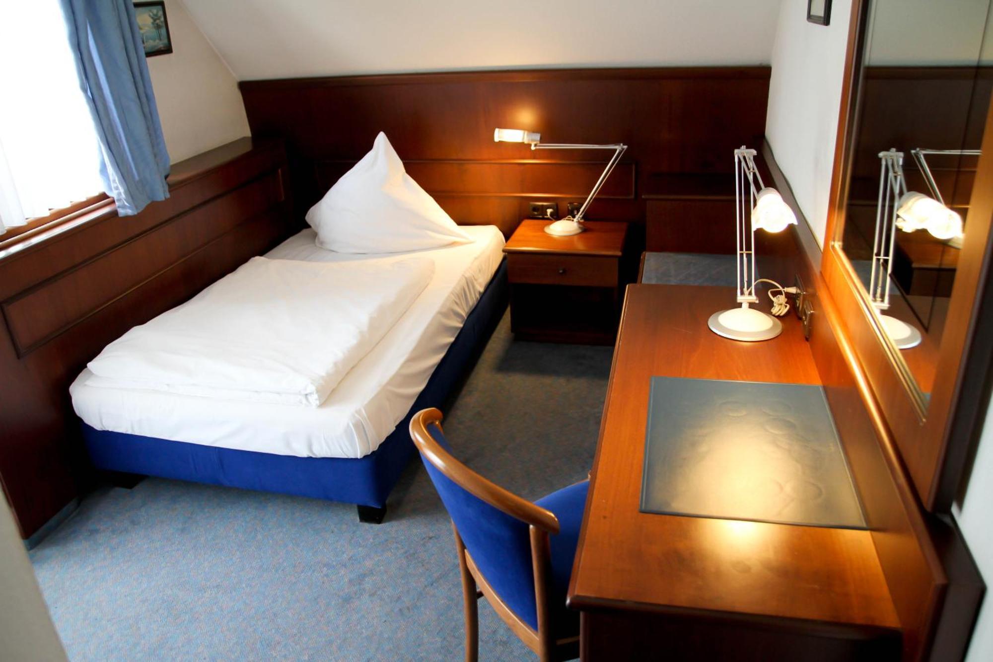 בול Hotel Garni Italia מראה חיצוני תמונה